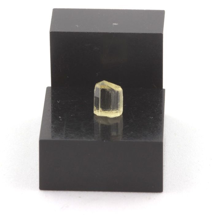 Pierres et Minéraux. Scapolite. 1.02 ct. Mpwapwa District, Dodoma Region, Tanzanie.