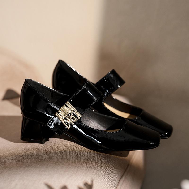 

Sheepskin patent leather thick heel Mary Jane small leather shoes women s square head with single shoes fashionable versatile spring and autumn 34 чёрный