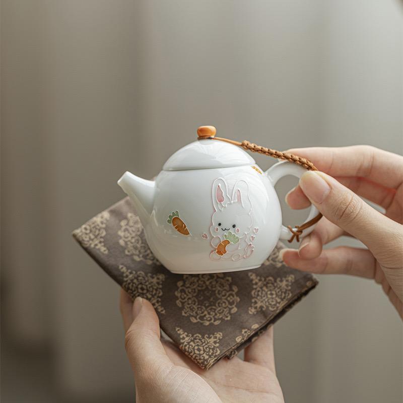 Japonská ručně malovaná konvice na čaj Moe Rabbit, zvedací hrnec, domácí bílá porcelánová bublinková konvice na čaj s kuličkovým otvorem, filtr, kung-fu čajová sada