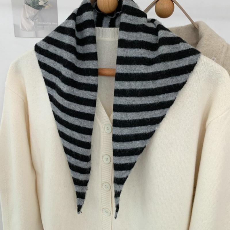 Knitted Triangle Scarf for Women, Y2K Aesthetic Headscarf Shawl, Cozy Neck Warmer, Versatile Head Wrap for Streetwear, Fall Winter Fashion Accessories