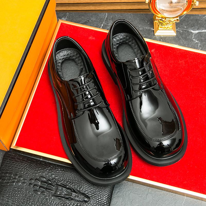 Fashion Mens Casual Leather Shoes Fashion British Trend Designer Derby Shoes Business Dress Shoes for Male Patent Leather Wedding Shoes