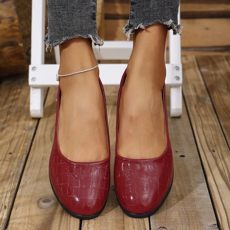 Large size new European and American pointed toe wedge single shoes stone pattern mother shoes