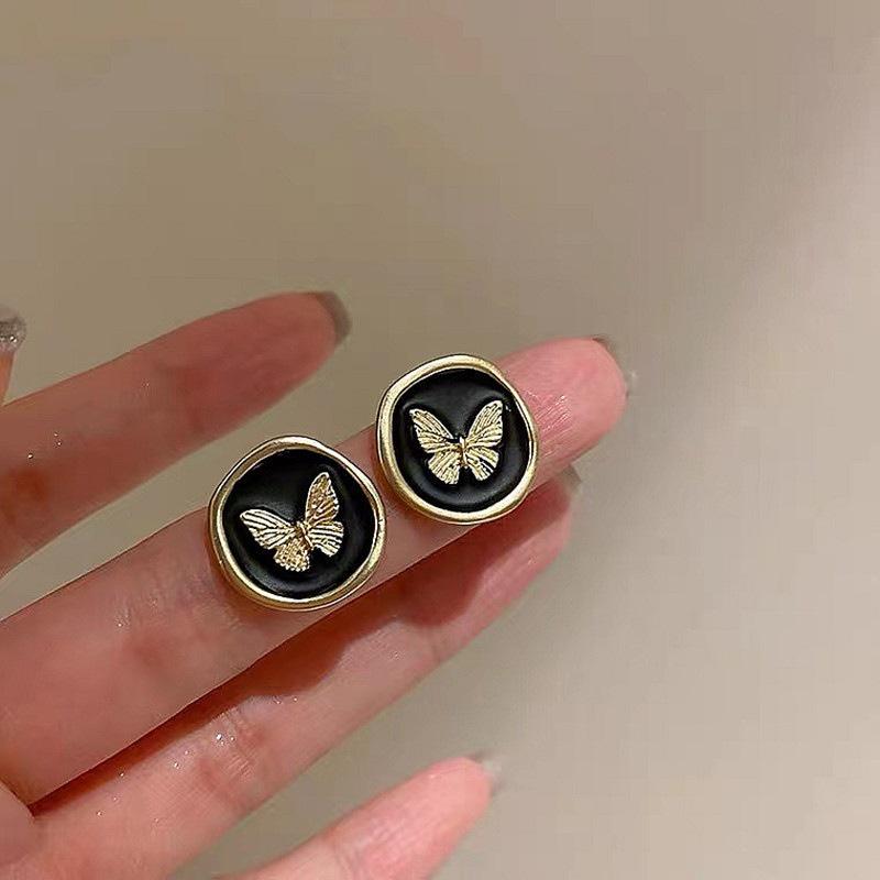 Green Petite Floral Fresh Spring Stud Earrings for Women – Retro French Style with Pearls Electroplated