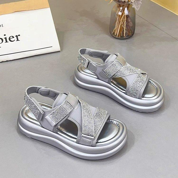 

Girls Sandals Summer 2025 New Children s Fashion Princess Sandals Soft Sole Medium and Older Children s Girls Beach Sandals 37 срібний