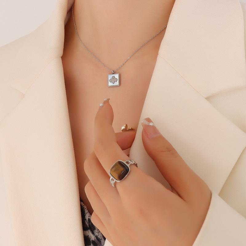 Titanium Steel Gold-Plated Accessories Square Little Bee White Sea Shell Inlaid Necklace Earrings Jewelry Set