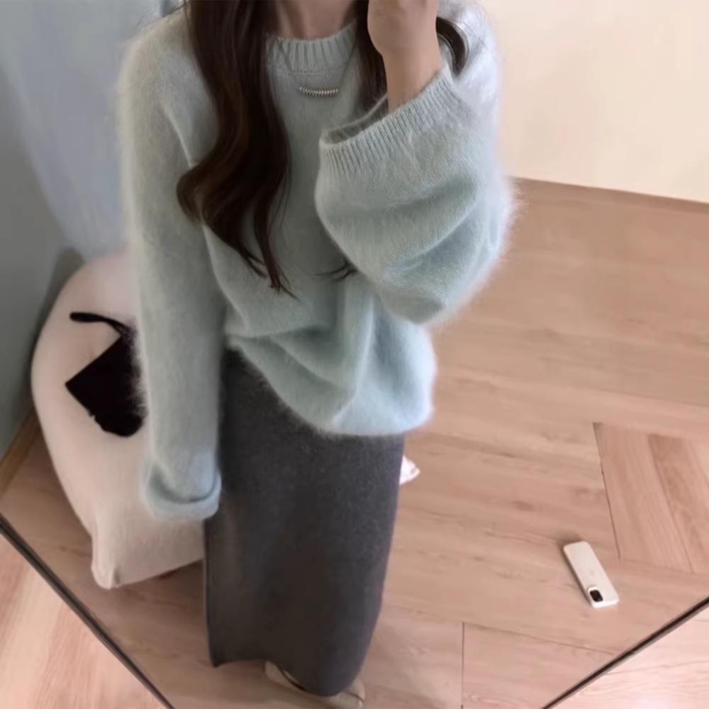 

Elegant Winter Faux Mink Knit Two-Piece Set - Soft, Fluffy Sweater & Skirt for Women XL