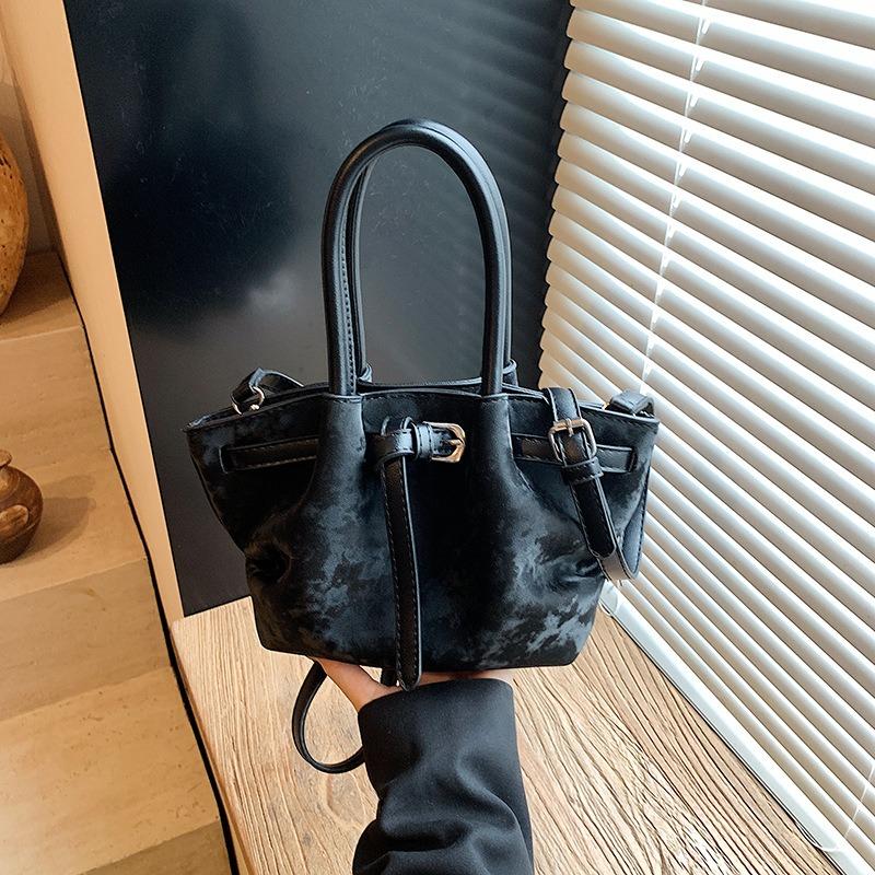 Spring and Summer Portable Small Bag Women's New Fashion Versatile Shoulder Messenger Bag Bucket Bag Small Bag