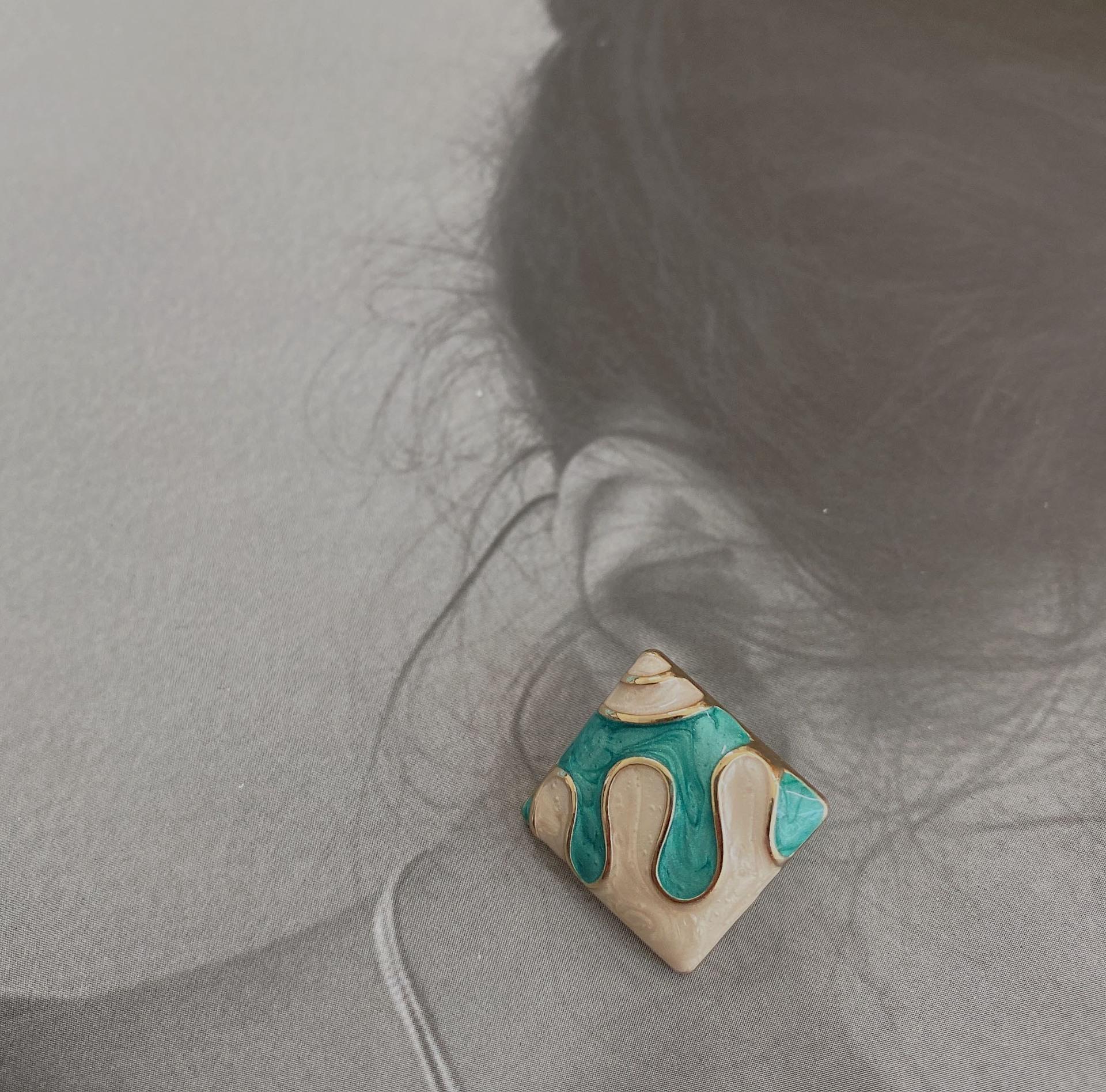 

Yisen ESSTUDIO Xiaoxiang Ретро металлические и цветные декоративные пуговицы - европейский и американский элегантный стиль