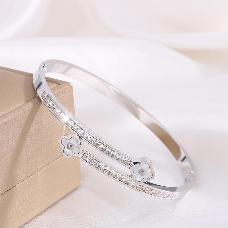 Starry Sky Silver Titanium Steel Bracelet for Women - High-End, Versatile, Full Diamond, Non-Fading Fashion Accessory