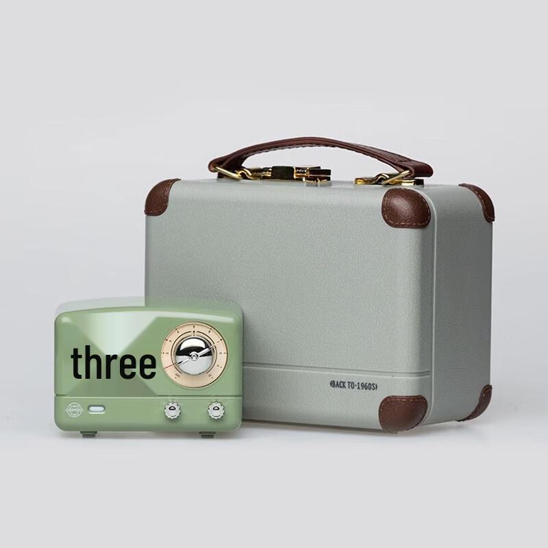 Mao Wang Little Prince OTR Portable Bluetooth Speaker with Radio CN plug (adapter included)