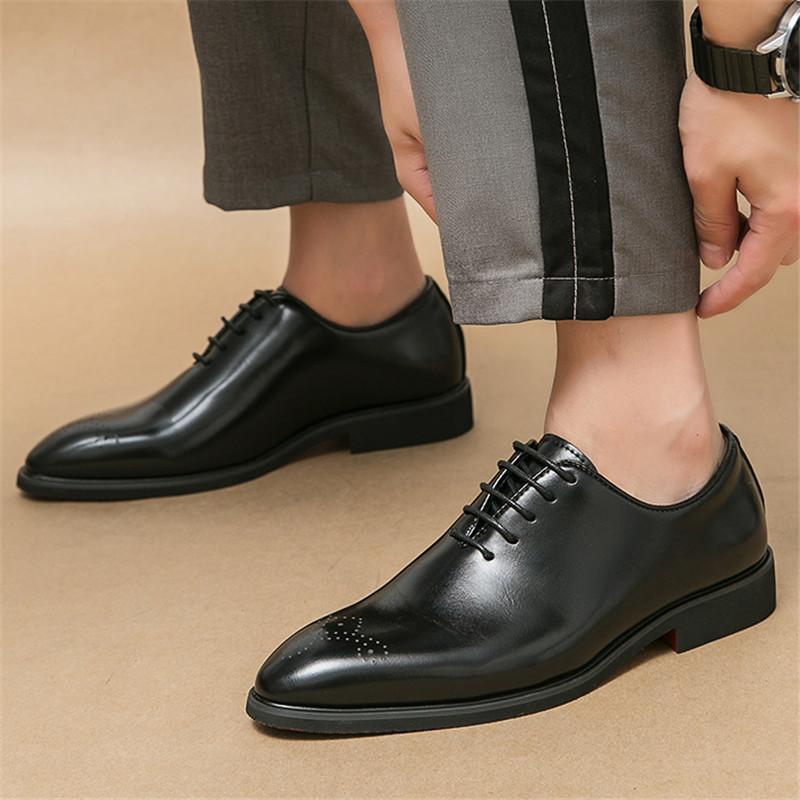 Fashion Designer New Black Brown Men's Pointed Lace Up Brogues Oxford Shoes Male Wedding Dress Homecoming Formal Wedding Footwear