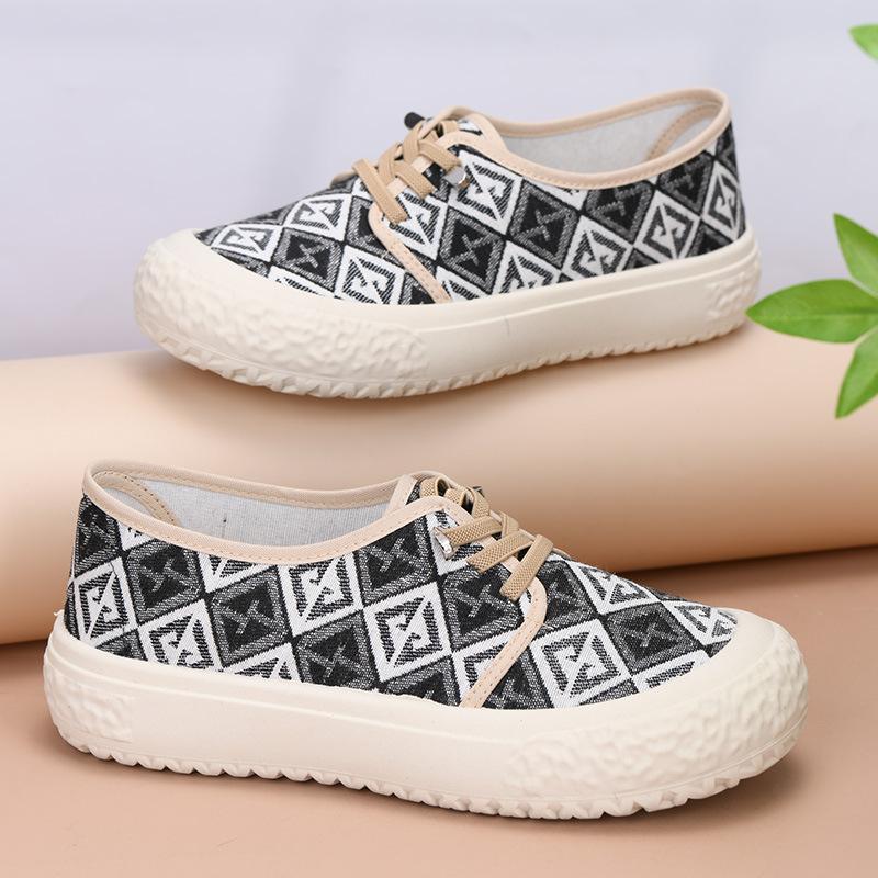 New Breathable and Versatile Women's Fisherman Shoes, Casual Canvas Shoes, and Lazy Student Shoes for One Foot