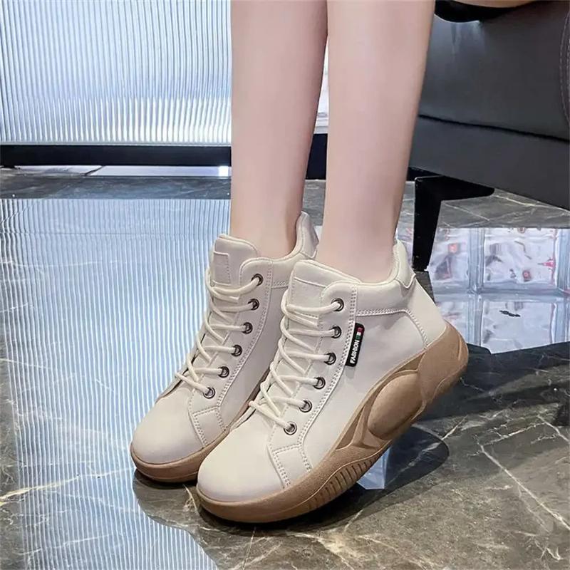 Platformed Low-cut Ladies Sneakers White Vulcanize Black Basketball Woman Shoes Women Luxury  Sport Popular Goods