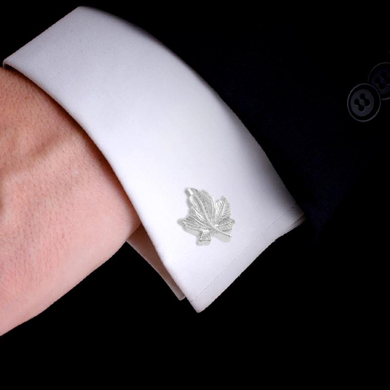 

1 пара модных ретро-запонок для рубашки с кленовыми листьями во французском стиле для свадебного подарка на манжетах серебряный