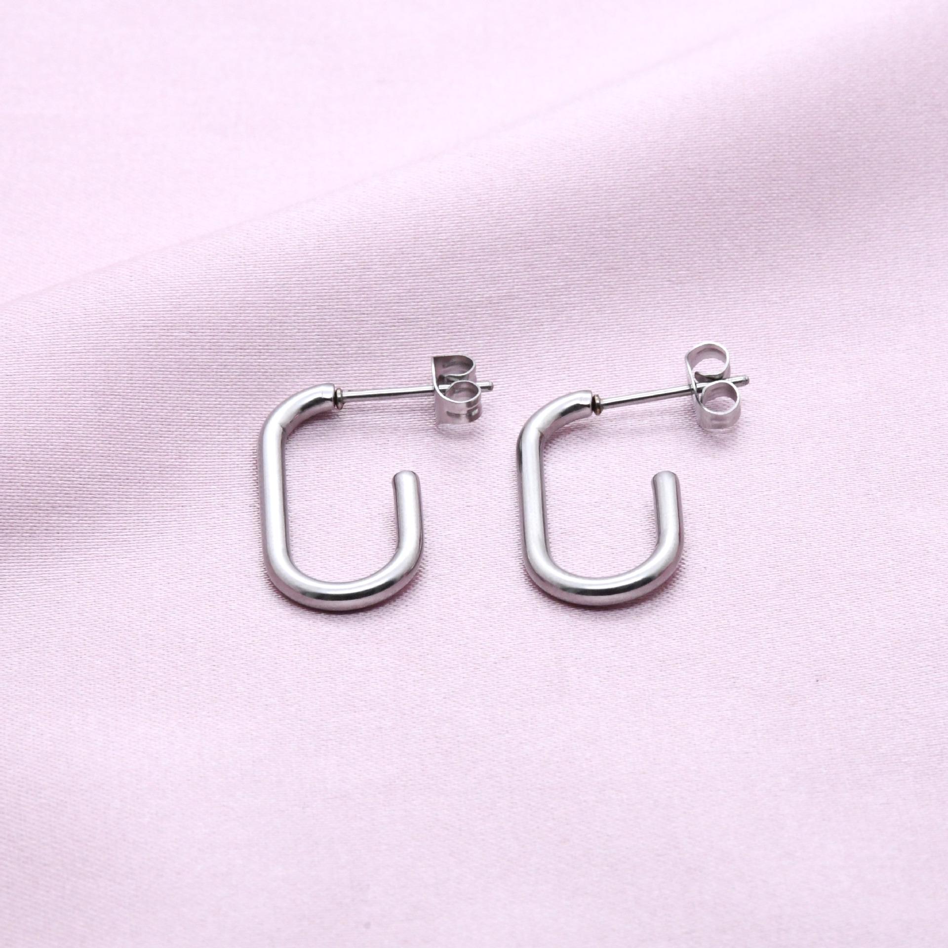 

Оригинальные серьги-пусеты C-образной формы из нержавеющей стали в стиле хип-хоп - Европейский и американский стиль