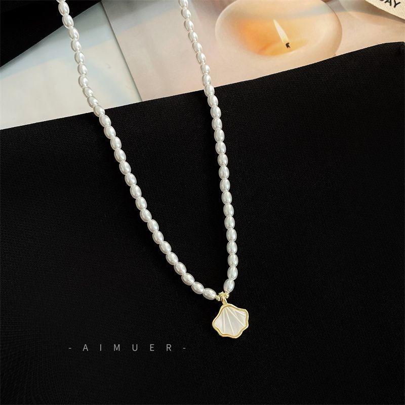2026 New Pearl Necklace Women's Premium Versatile Sweater Chain Niche Design Clavicle Chain Accessories