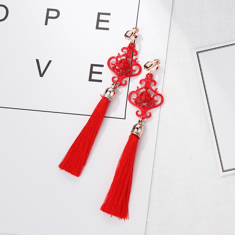 Retro Chinese Hanfu Knot Ear Clips: Long Red Tassel Earrings for Women