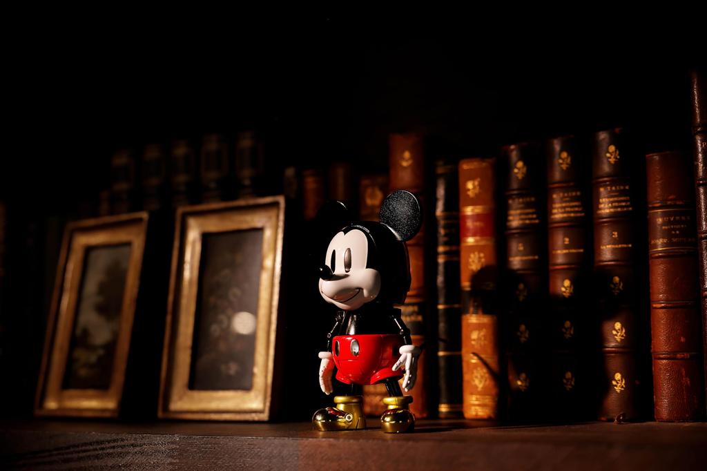 TAMASHII NATIONS Chogokin Disney Character Super Transformation Mickey Mouse by Kunio Okawara, approximately 125mm die-cast, ABS, and PVC pre-painted