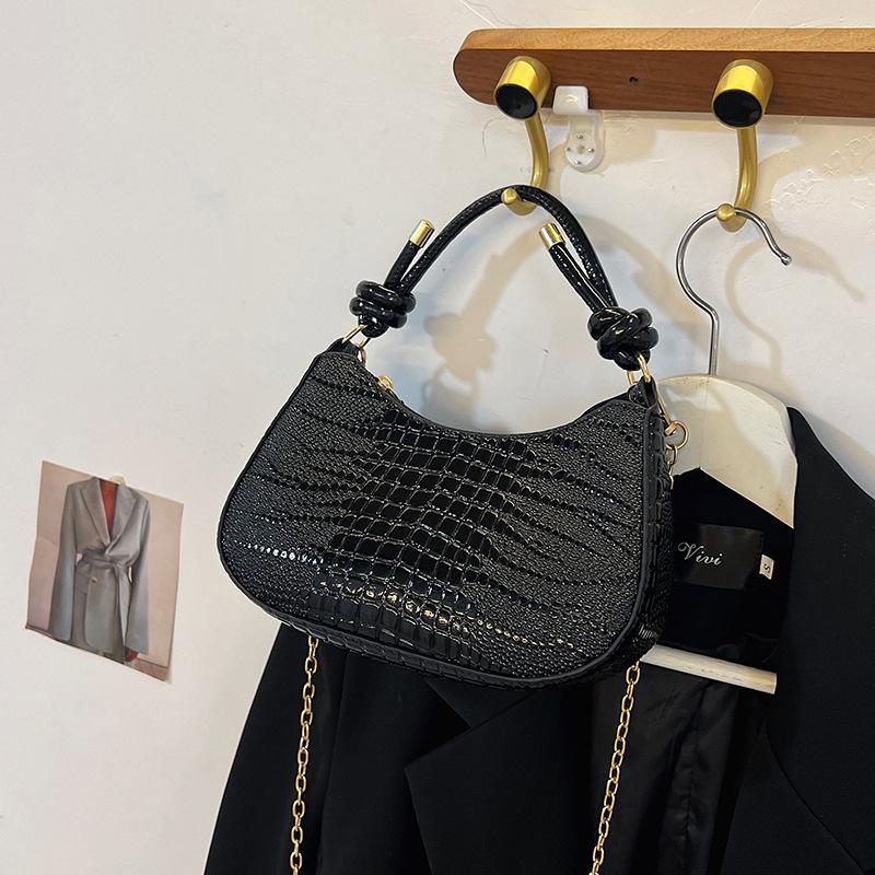 

2025 сумка высокого класса женская сумка подмышку новая корейская версия трендовая текстура сумка на плечо повседневный багет маленькая сумка-саше универсальная чёрный