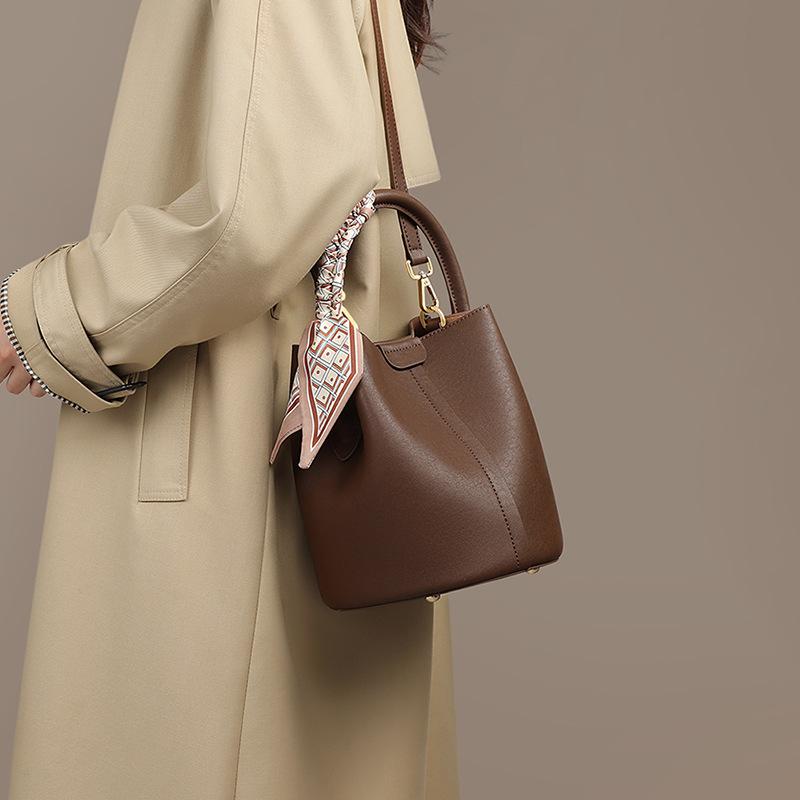 Bucket Bag Women'S Bag Autumn And Winter Shoulder Handbag Fashion High Sense Commuter Messenger Bag