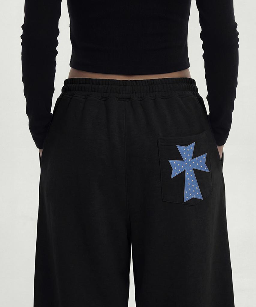 GRAVER [Unisex] Dot Cross Logo Embroidered Training Wide Pants_2 Colors