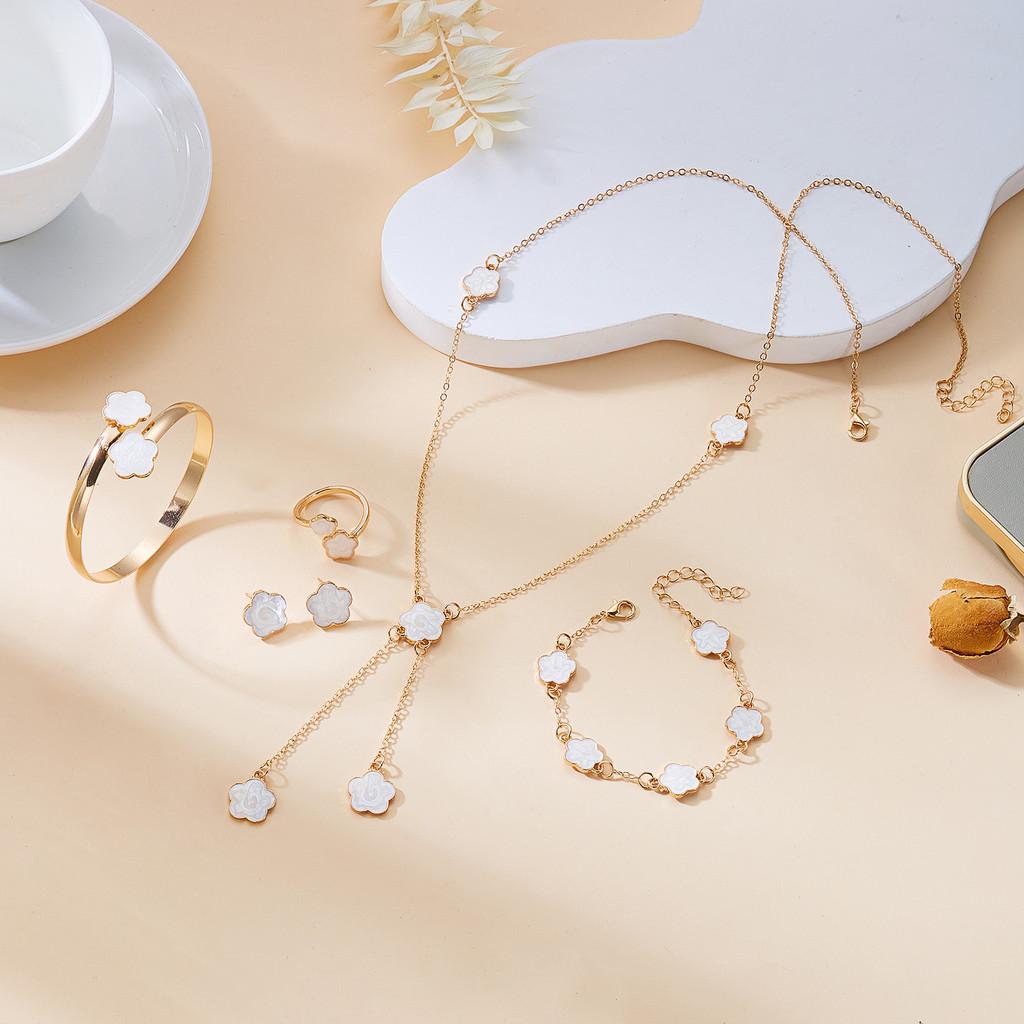 Trendy Summer 2024 Botanical Leaf Pendant Jewelry Set With Alloy Material For Daily Style