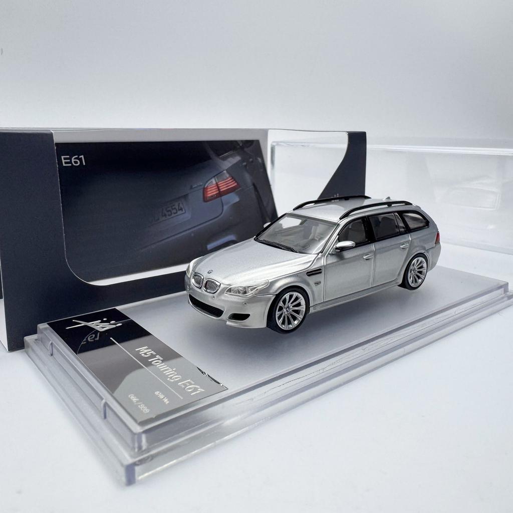 King Model 1:64 M5 E60 E61 Saloon Touring Alloy Car Model