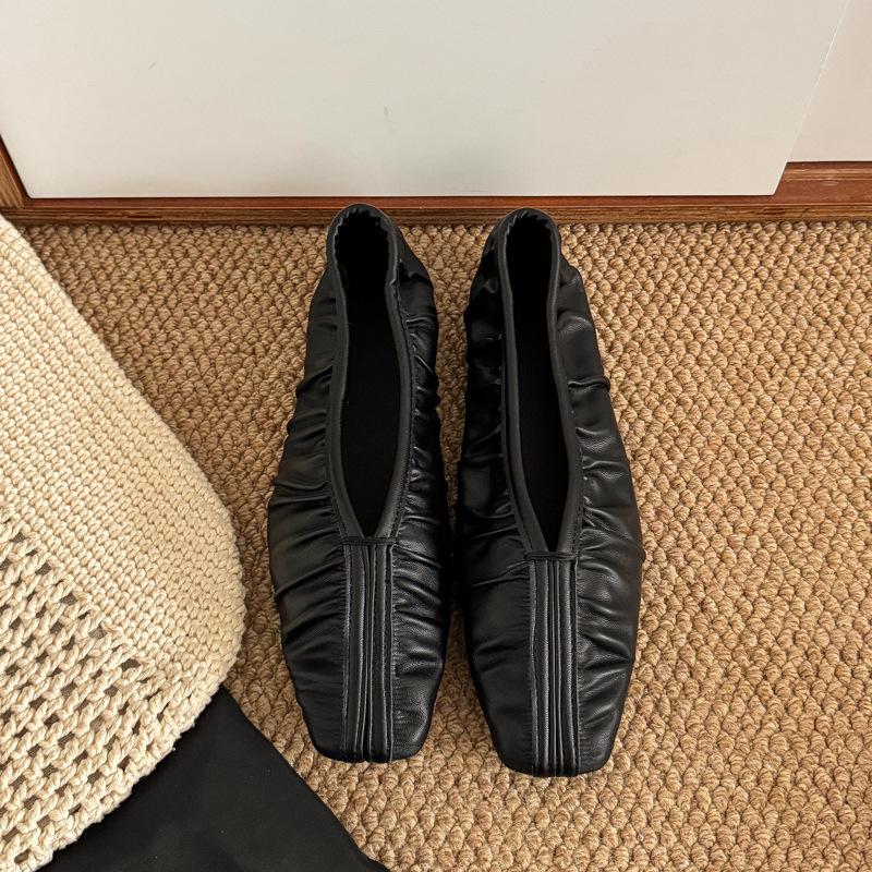 Trendige französische Ballerinas mit eckiger Spitze und Plissee-Details, Feen-Look 2025, vielseitige Arbeitsschuhe, Oma-Schuhe