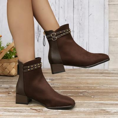 Chaussures de mode pour femmes 2024 Bottines pour femmes Marque Bottes modernes Femmes Couture Rivet Boucle Bout carré Talon moyen Chaussures à fermeture éclair arrière Féminines