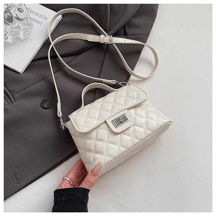 High-end diamond portable small bag women's 2025 new fashion small square bag niche design single shoulder messenger bag tide