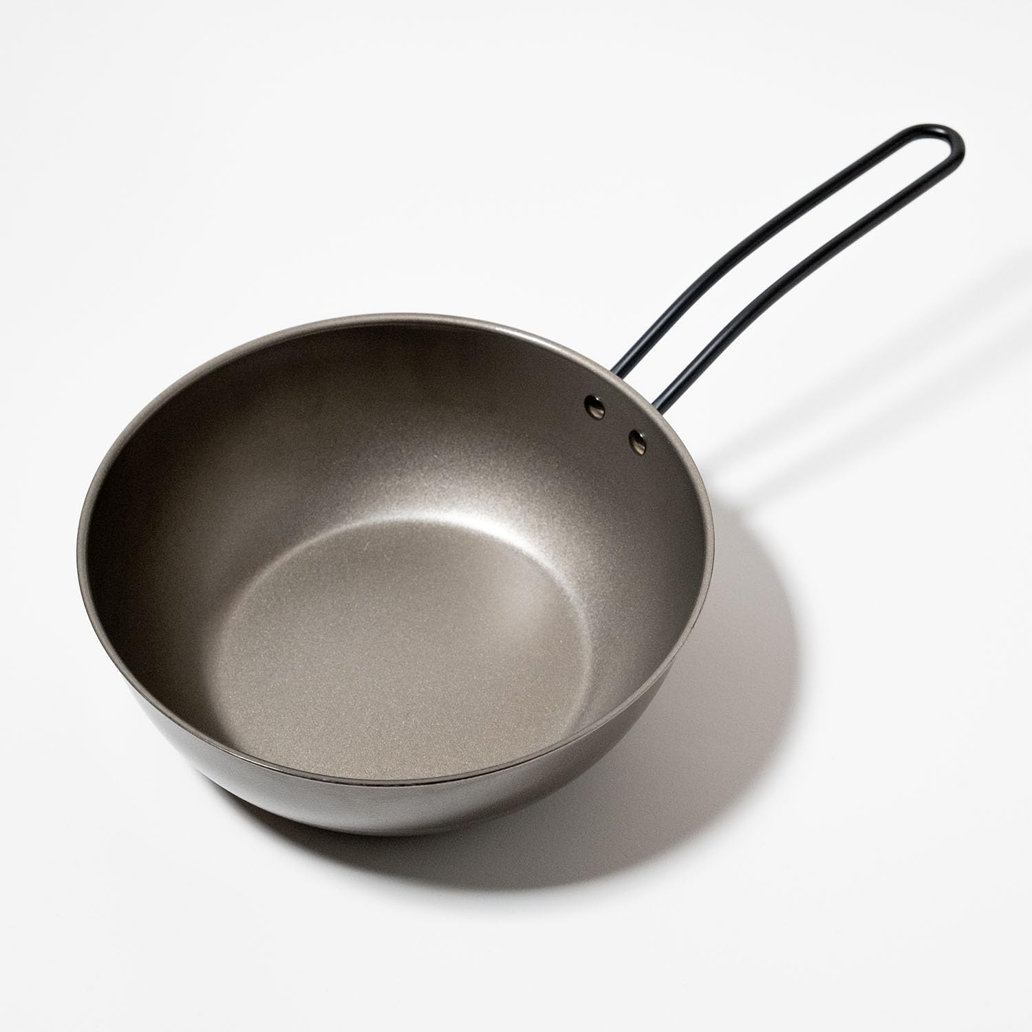 

Эрнест в чугунной сковороде IH глубокого типа, требующий нагрева, Сковорода с тиснением, Бренд, используемый крупными ресторанами [Сделано в Японии], сковорода, совместимая, 20 см, чёрный