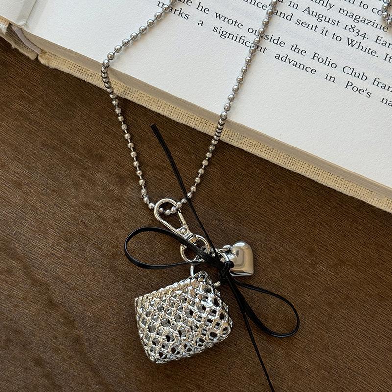 Punk Metal Woven Coin Purse Pendant Necklace For Women Fashion Long Round Bead Chain Necklace Bowknot Pendant Necklaces