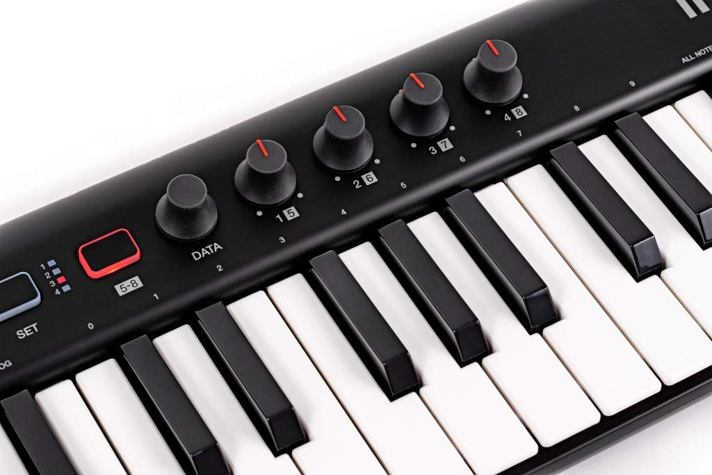 IK Multimedia iRig Keys 2 iRig Series 51.813.95.4cm (včetně výstupků)