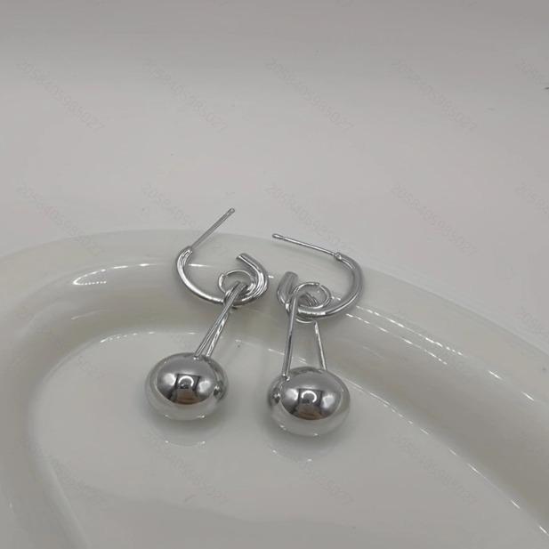French Personality Design Sense Ball C-Shaped Earrings Femininity Light Luxury High Sense Cold Wind Stud Earrings