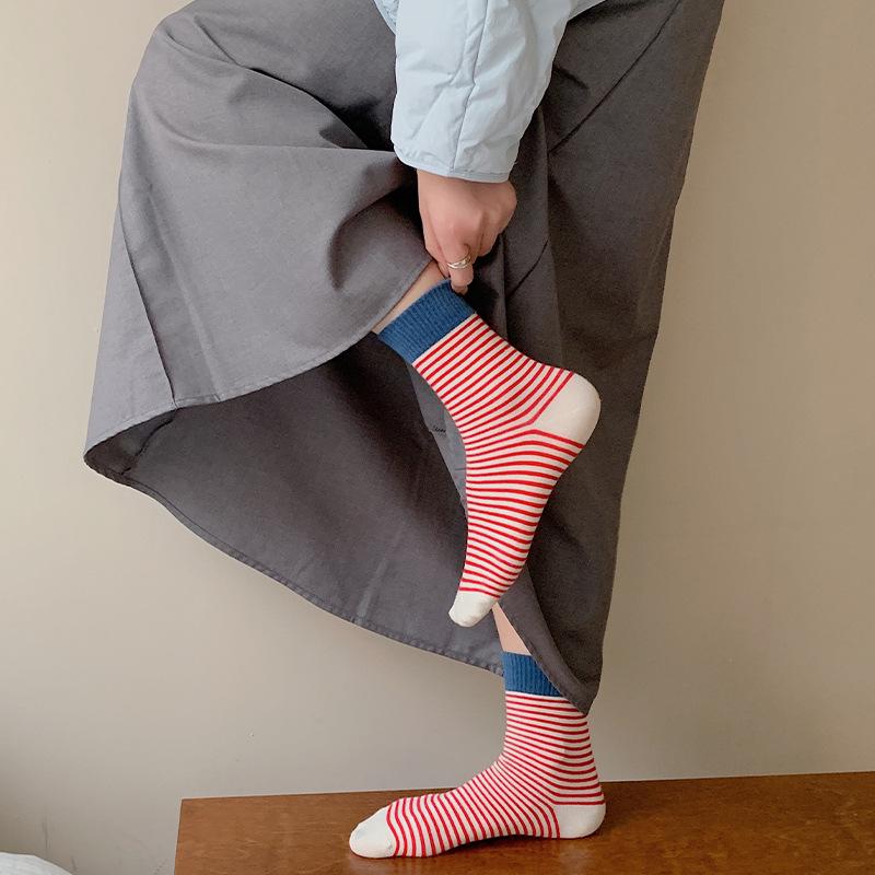 Women's Striped Mid-Tube Socks - Trendy Autumn/Winter Outdoor Retro Japanese Style for Students