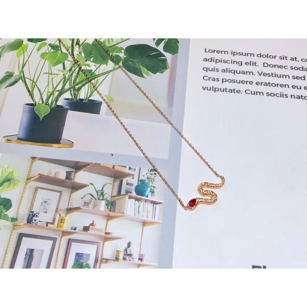 New Snake Shaped Copper Zirconium Pendant Necklace Black Crystal Necklace