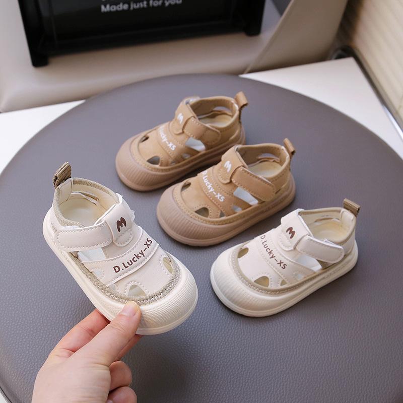 Baby Breathable Sandals Summer Infants Soft-soled Toddler Shoes Children Breathable Non-slip Beach Shoes Toe Protectors Hollow Shoes