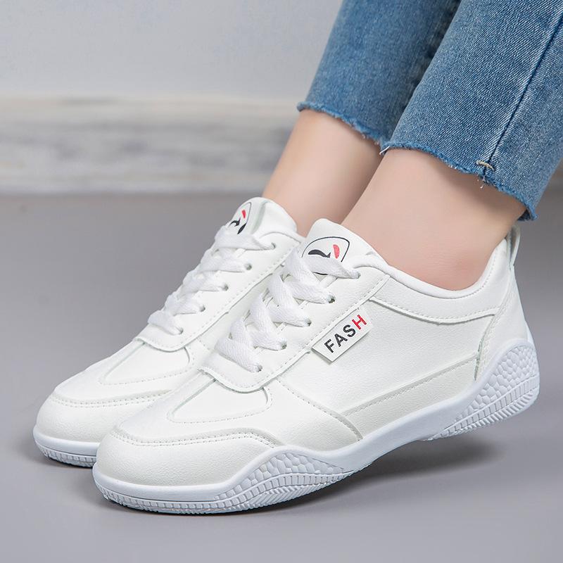 2025 New Spring Leather White Shoes Women's Korean Version of Versatile Casual Shoes Board Shoes Soft Sole Breathable Sports Running Shoes