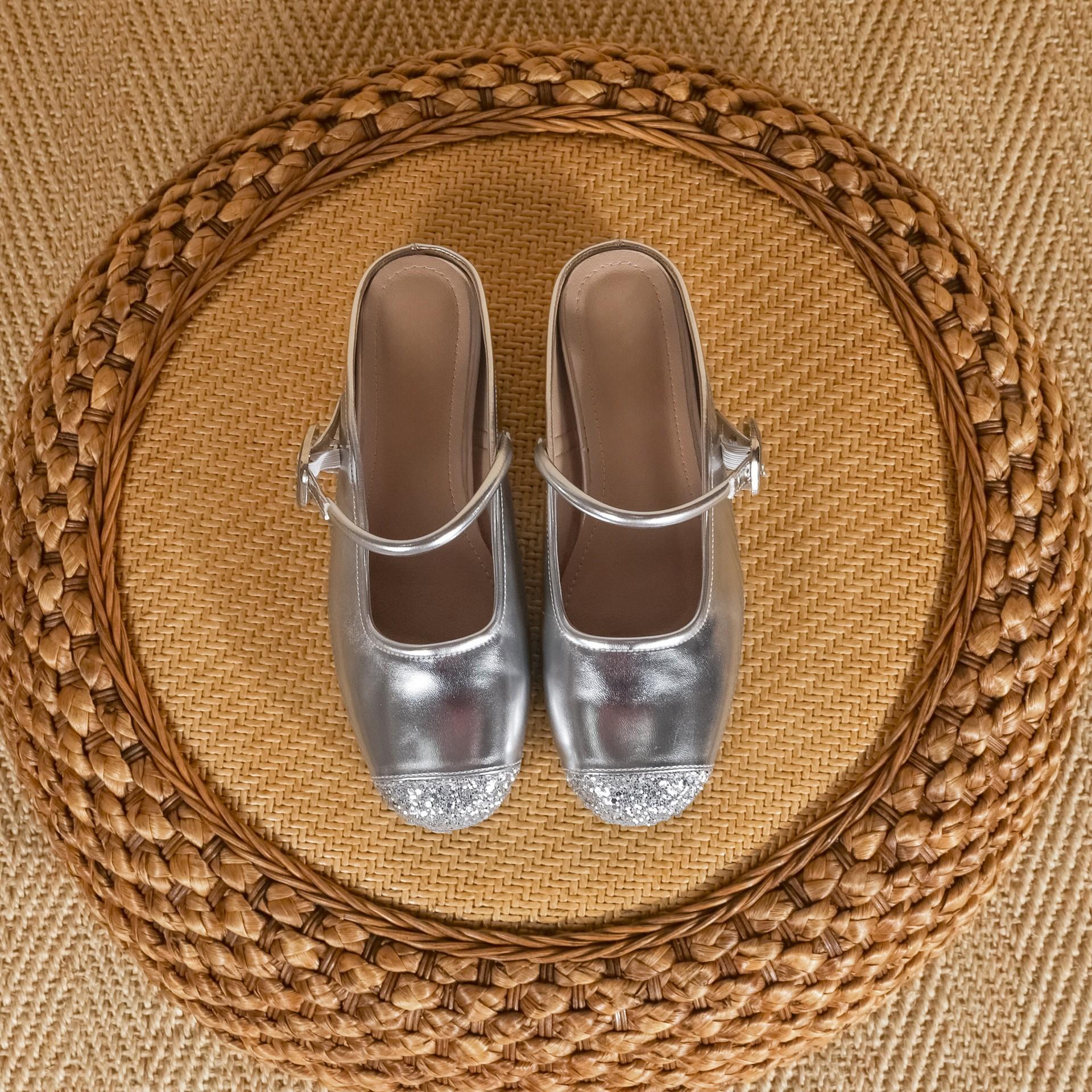 

Женская обувь лето женская 2025 новая мода сумка голова полушлепки одинарная обувь женская сексуальная универсальная женская обувь мягкая подошва не устает 40 серебряный