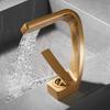 Rubinetto Ottone a Cascata Dorata – Lavabo Lusso a Foro Singolo