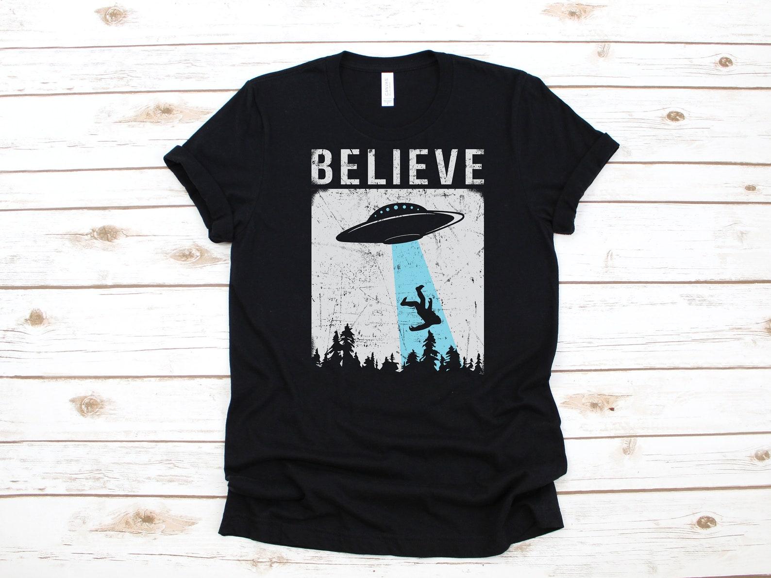 Believe Alien Bigfoot T-Shirt, Extraterrestrial UFO Gift, Funny Alien AbductionT-shirt, Conspiracy T-shirt, Alien Believer Tank Top 2XL