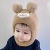 Gorro de oso de dibujos animados para bebé, bufanda cálida de invierno con doble pompón, gorros con protección para los oídos, gorros para recién nacido, niño y niña
