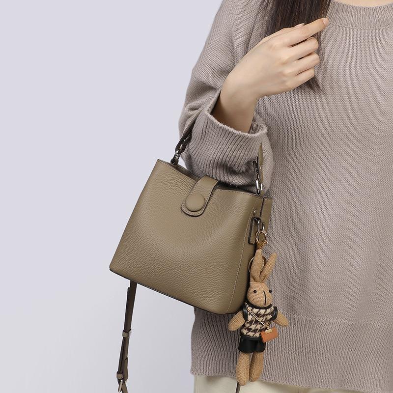 Bag Women's Bag New Bucket Bag Leather Women's Bag High-end Shoulder Messenger Bag Handbag