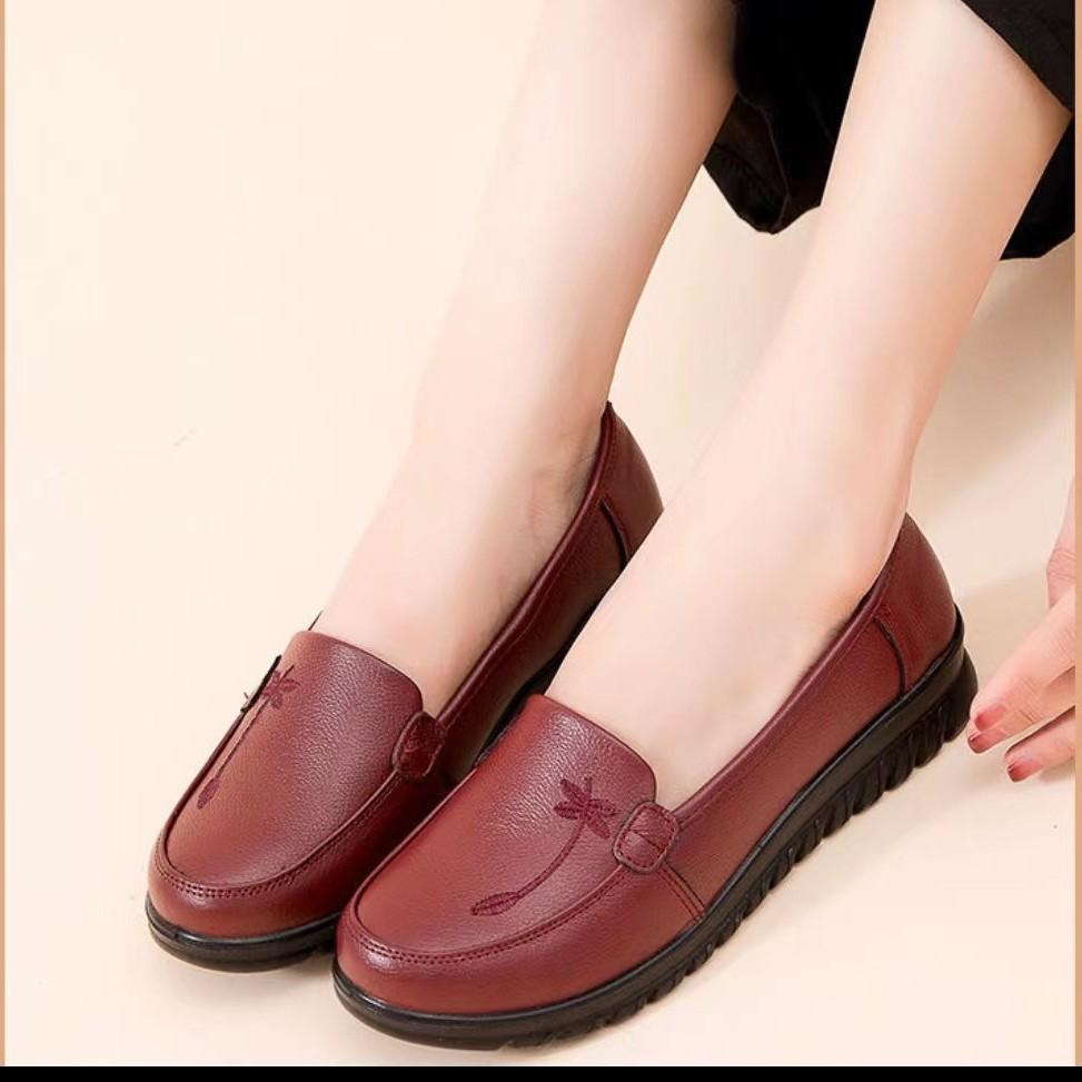 Spring and Autumn Leather Casual Shoes Soft Sole Comfortable Single Shoes Middle-aged Leather Shoes Flat Sole Medium Women's Shoes Non-slip Grandma