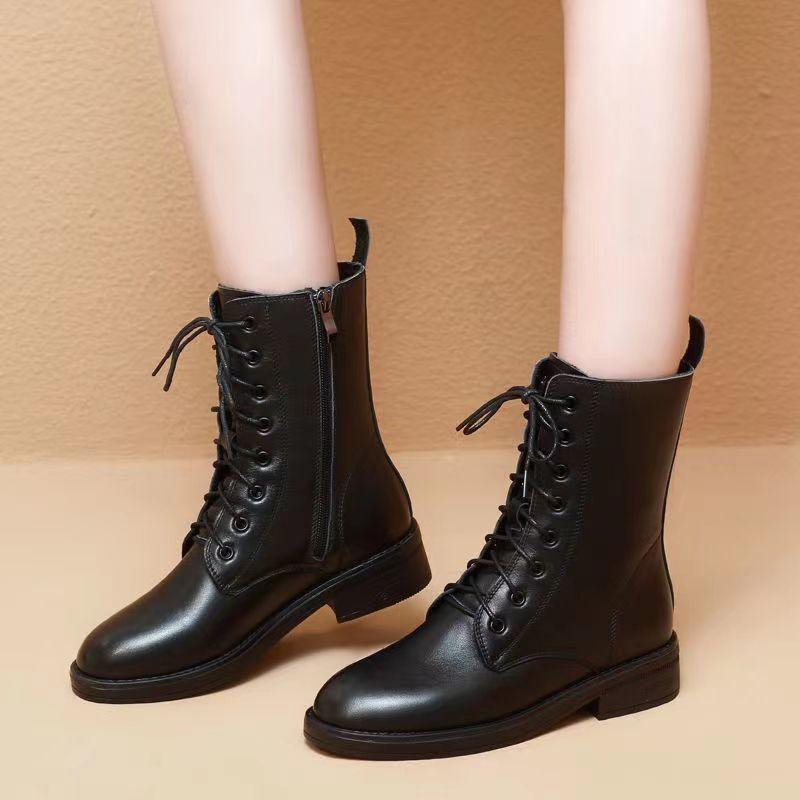 Weiche Leder-Mode-Stiefel Damen Britische Stil Stiefel Herbst und Winter Samt neue niedrig-absatzige Mode-Stiefel flachsohlige kurze Stiefel Damen