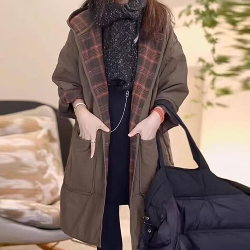 Stylish Women's 2024 Winter Hooded Quilted Cotton Coat – Mid-Length, Thickened, Warm, and Loose-Fitting.