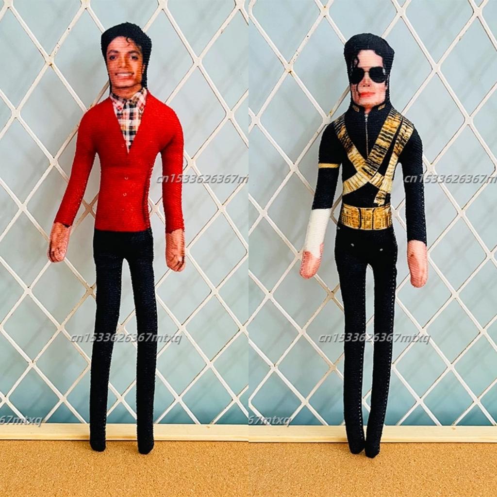 10 Stylów Miękka Wypchana Lalka Pluszowa Michael Jackson Zestaw Wiele Klasycznych Kostiumów Scenicznych Długi Design Na Ozdobę Fani Muzyki
