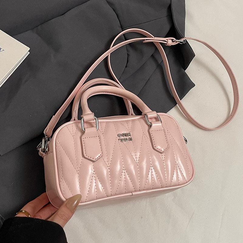 

Корейская версия модная нишевая темпераментная плиссированная ромбовидная портативная сумка-подушка женская повседневная универсальная сумка-мессенджер в стиле для поездок на работу однотонная