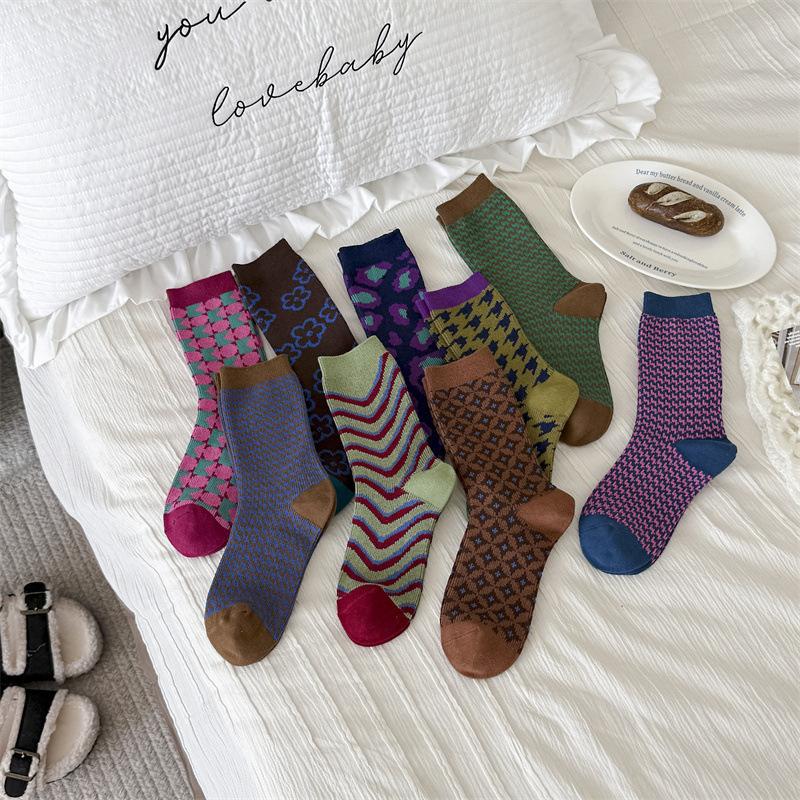 Female Autumn and Winter Retro Art Thousand Bird Lattice Geometric Small Design Tube Stack Socks