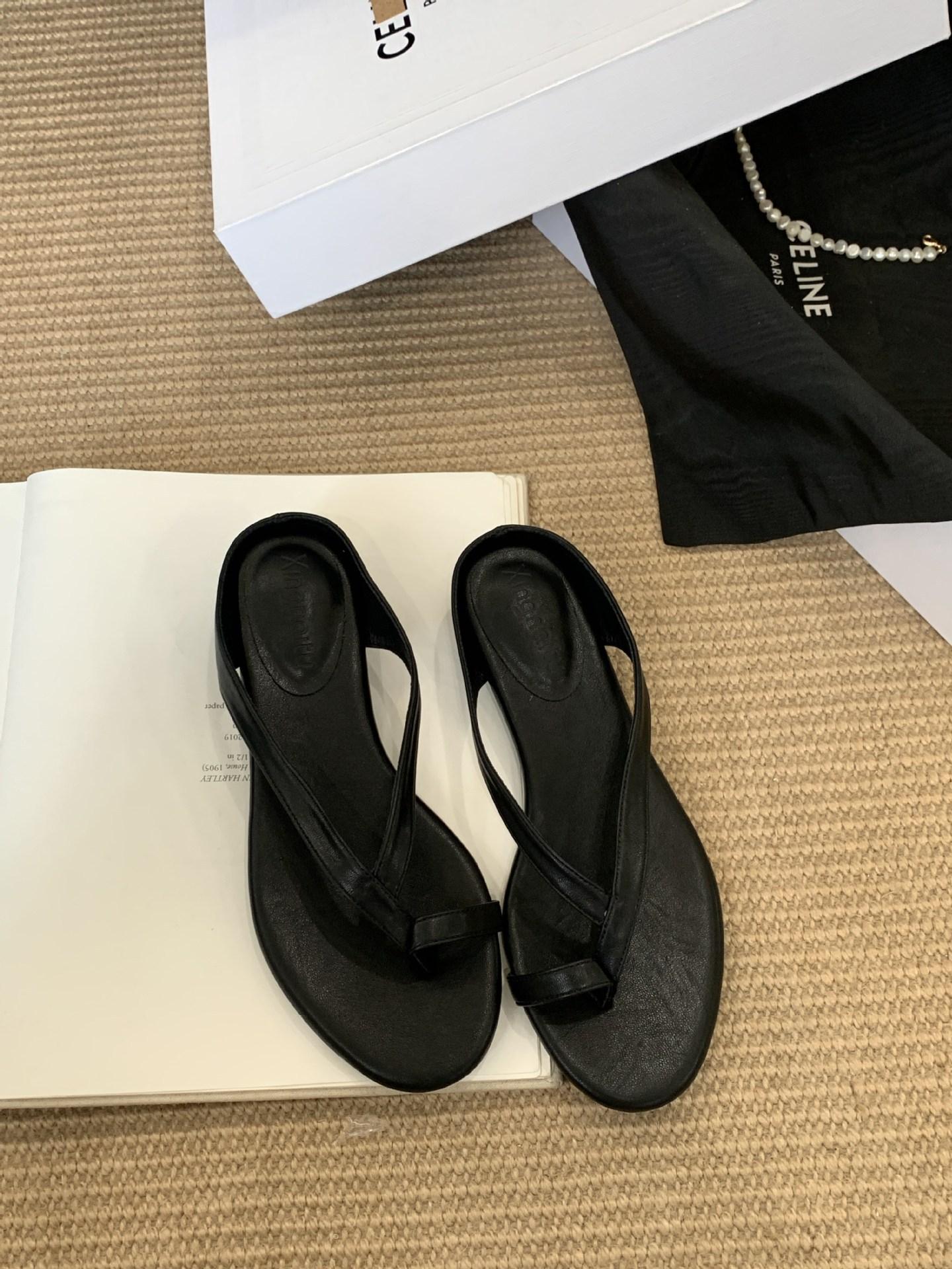 

Черный, белый, красный, желтый и синий 35-40 ярдов 40 синий